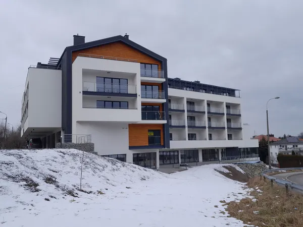 Budynek mieszkalno usługowy w Myślenicach